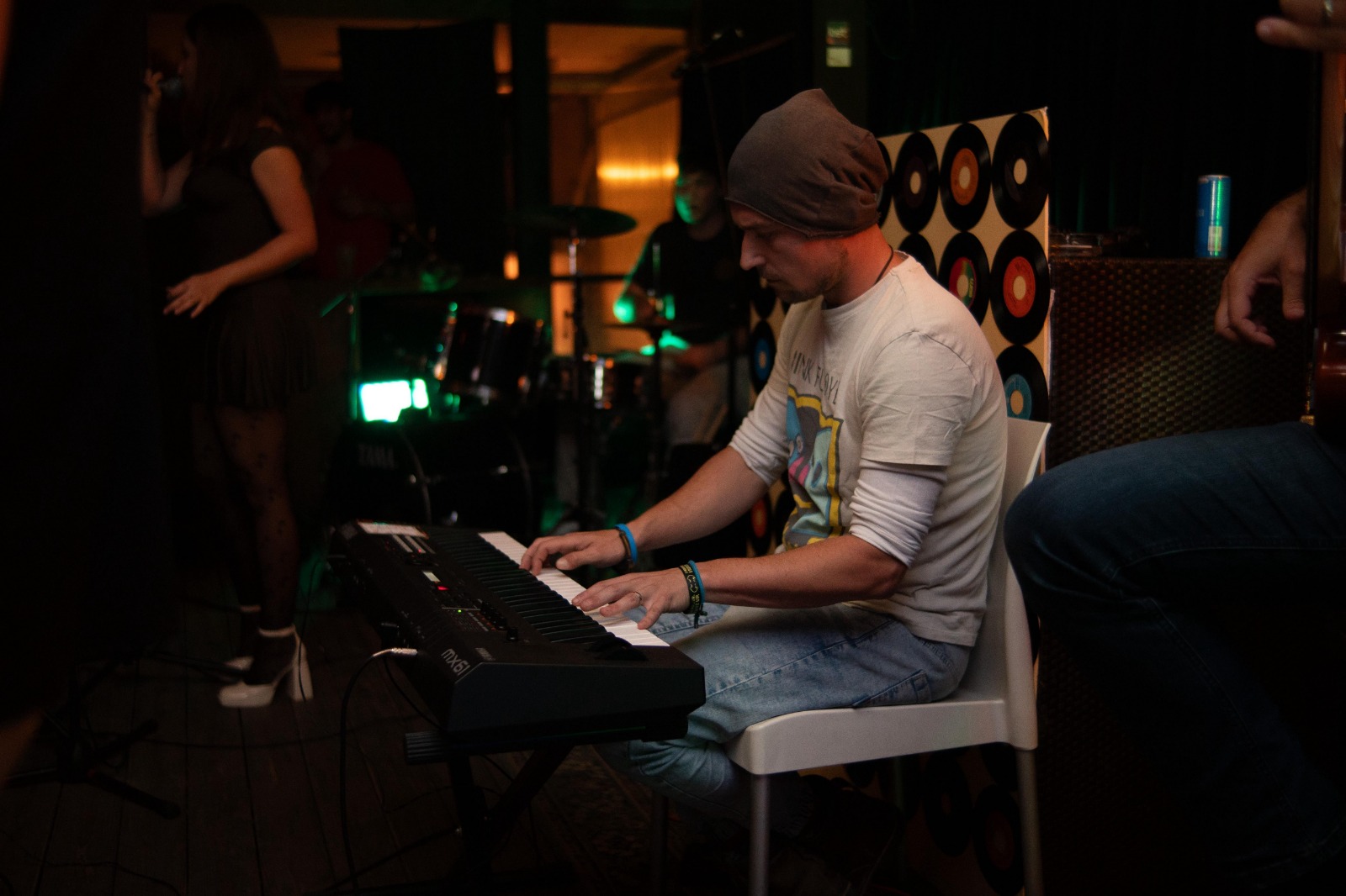 pleme fest
Eliza dushku