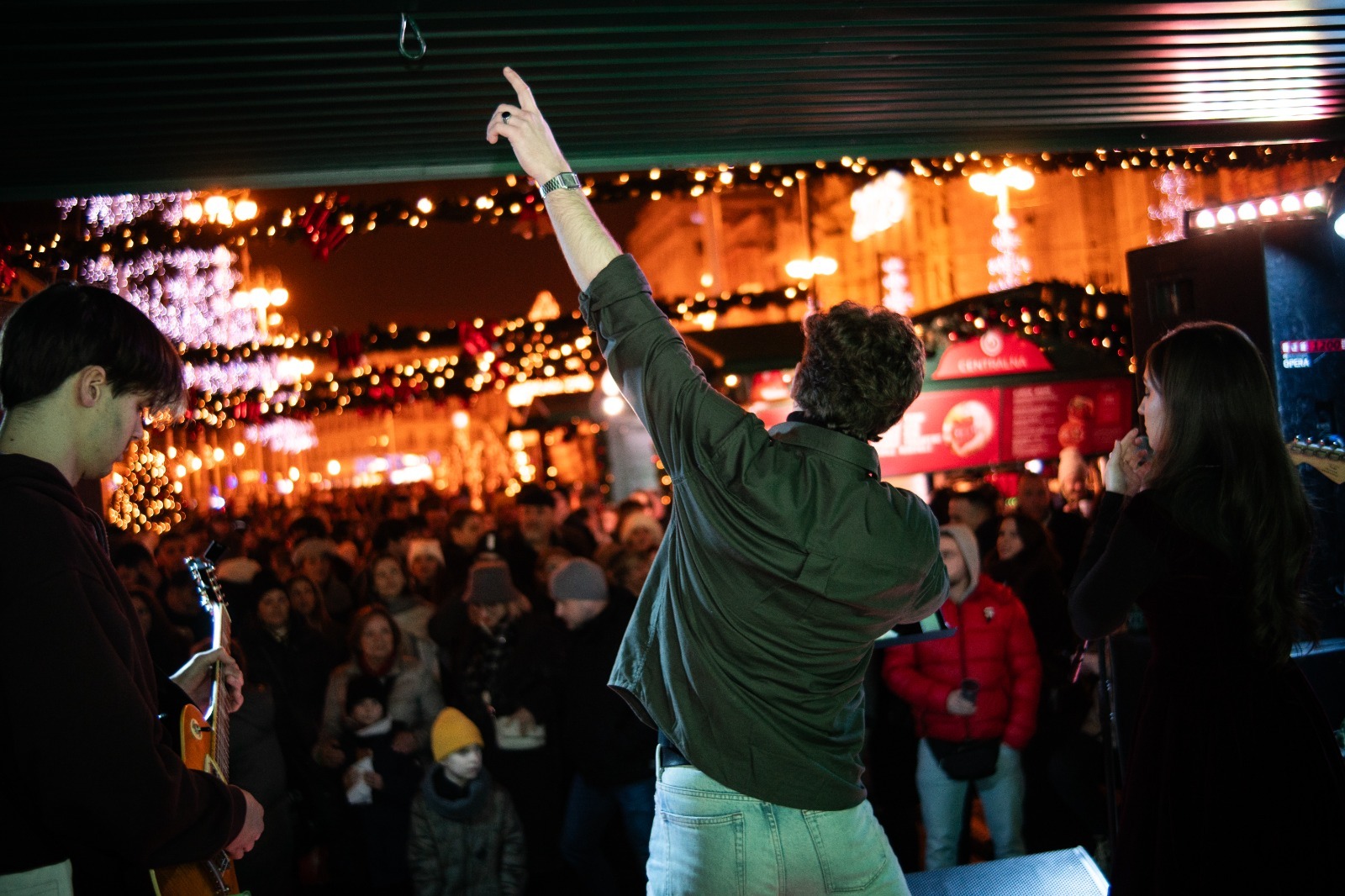 pleme fest Eliza dushku